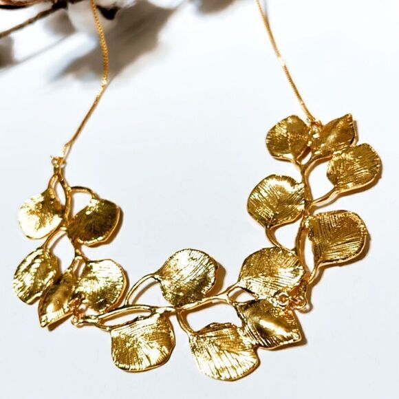 Gold leaf necklace N60 - Picture 4 of 7